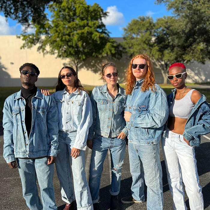 Best denim jacket suppliers (1)