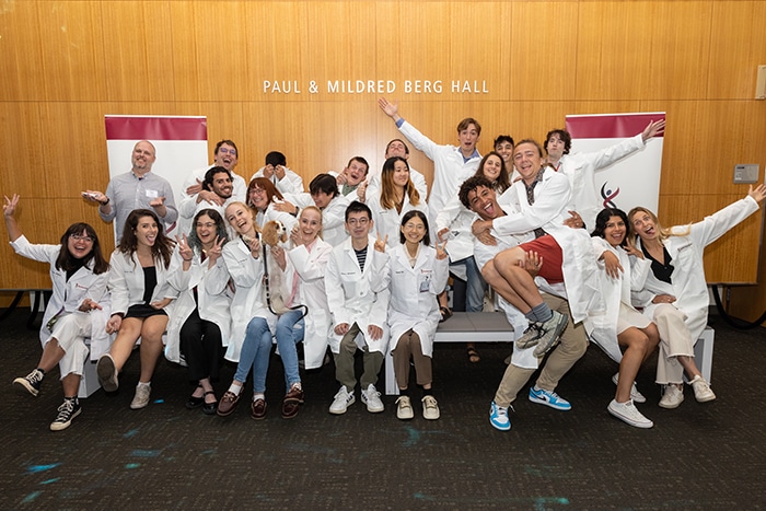 Custom Lab Coat Manufacturer (1)