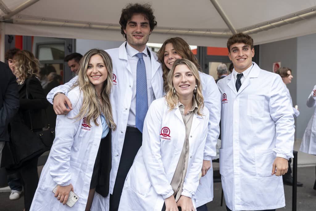 Custom White Coat Manufacturer (2)