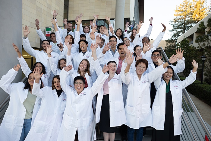 Lab Coat Manufacturers 3