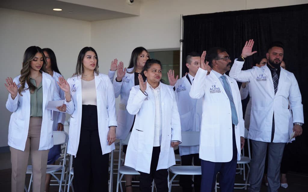 Wholesale White Coat Manufacturer (4)